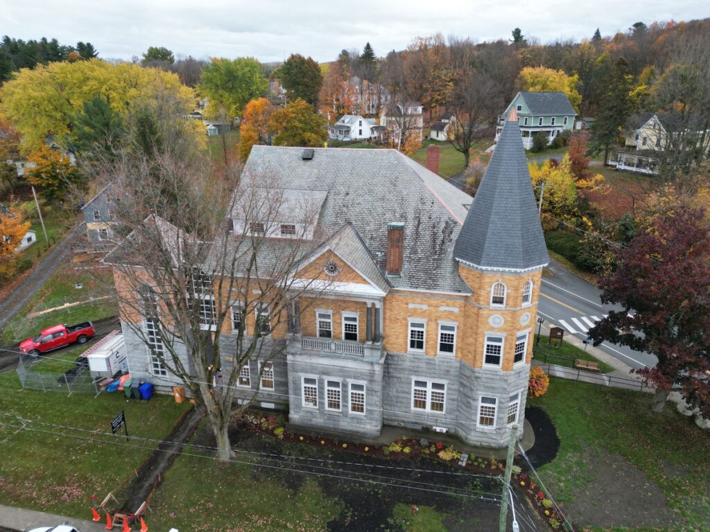 Trump Impõe Restrições ao Acesso do Canadá à Biblioteca Fronteiriça Imagem do artigo