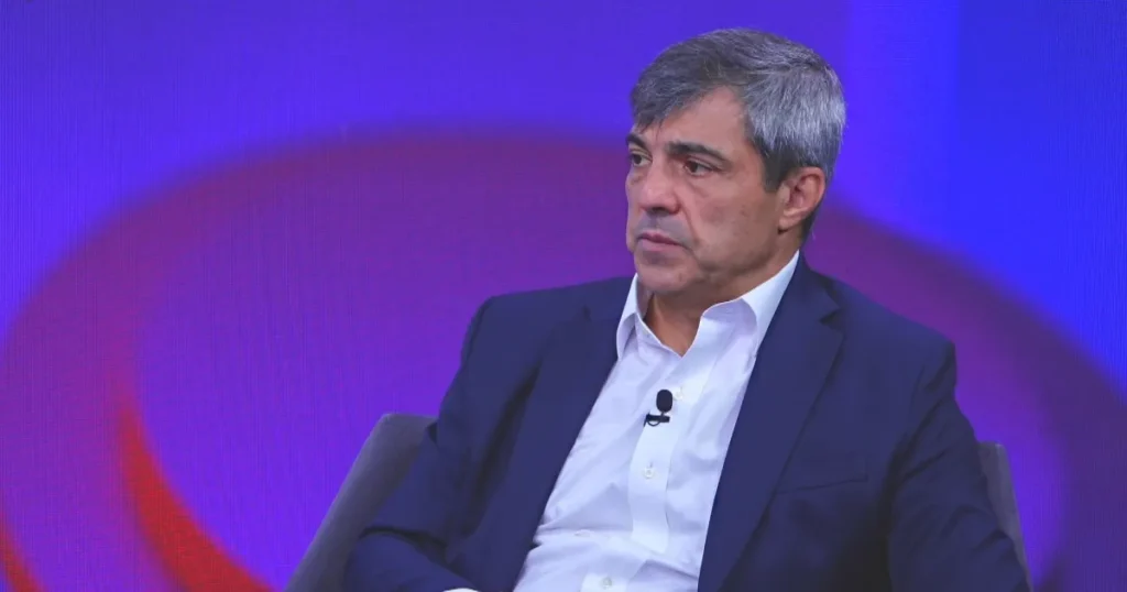 Fed Enfrenta Dilemas Políticos em Meio a Juros Elevados, Afirmou Padovani