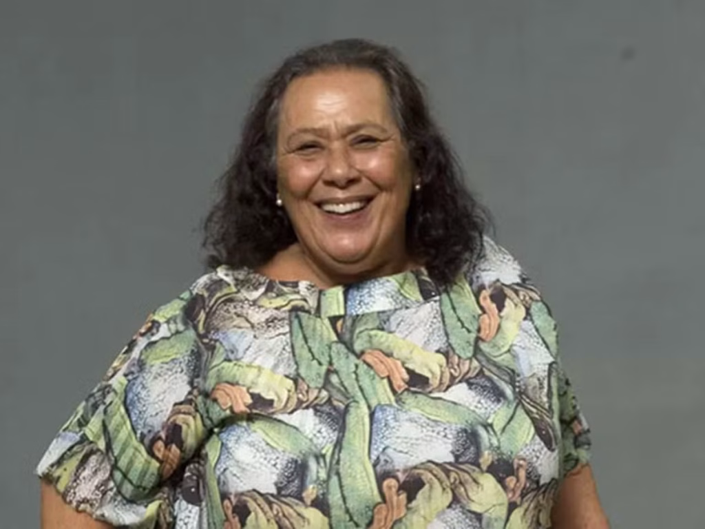 Morre Teuda Bara, Ícone do Teatro Brasileiro e Fundadora do Grupo Galpão