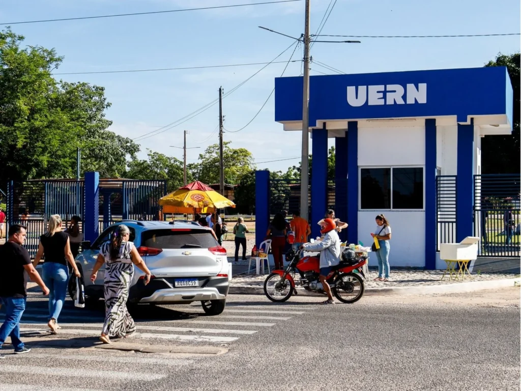 Uern Inicia Processo Seletivo para Professores Temporários em Mossoró, Caicó e Patu