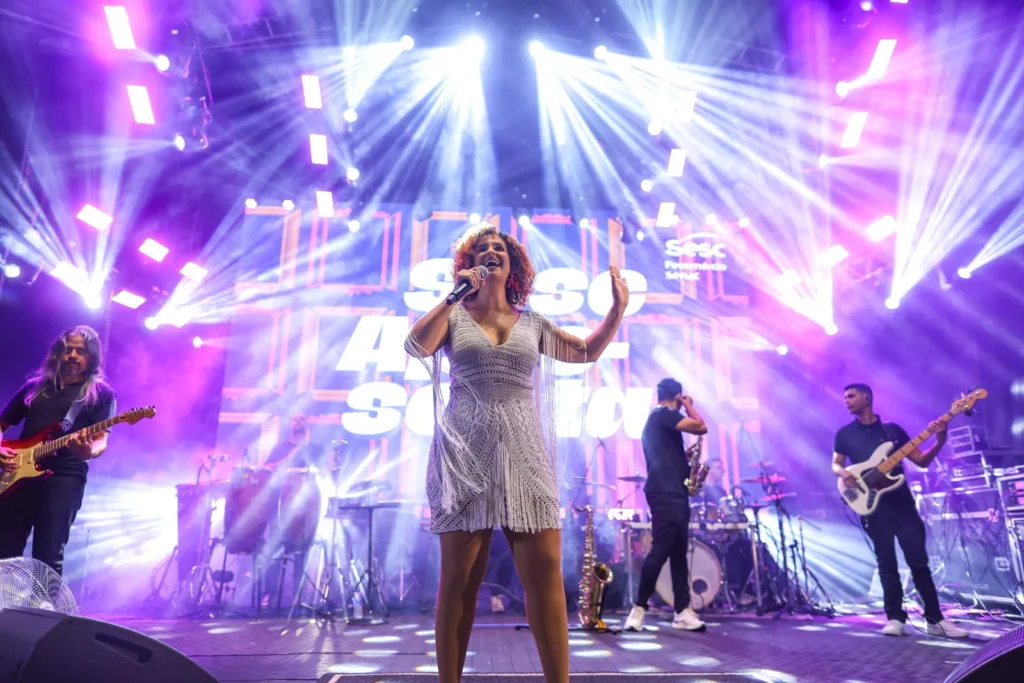 Dona Flô Encanta Público e Celebra Cultura Alagoana na Feira dos Municípios