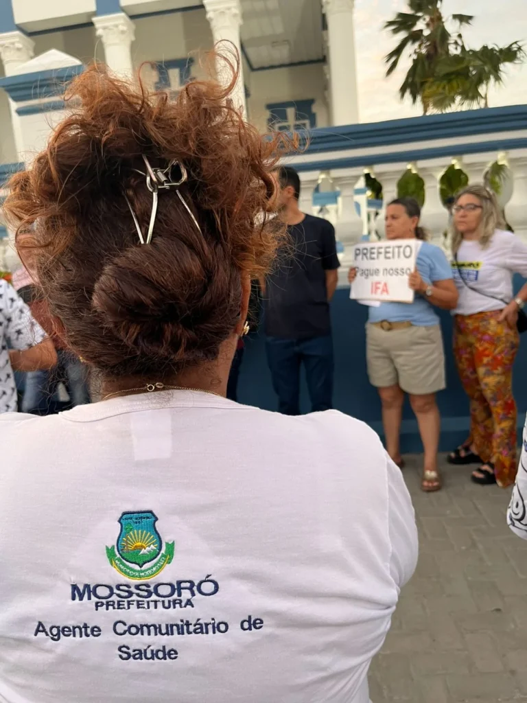 Protesto em Mossoró: Servidores da Saúde Chamam Allyson Bezerra de 'Caloteiro'