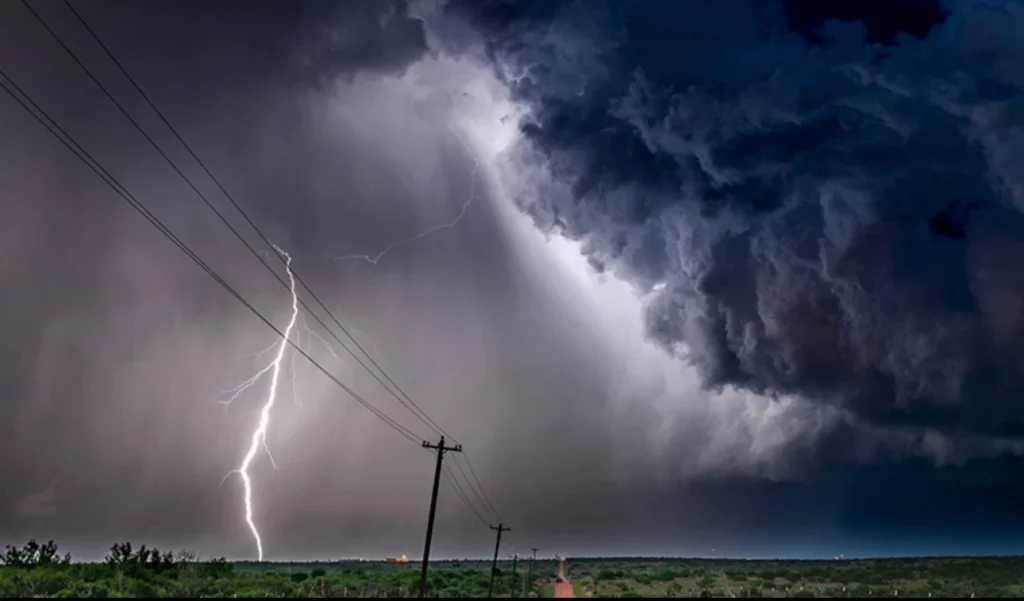 Queda de Raios Cai em 2025: Mossoró é Destaque no RN