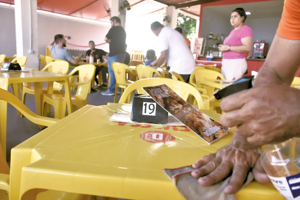 Setor de Serviços do RN Enfrenta Nova Retração em Novembro de 2025, Indica IBGE