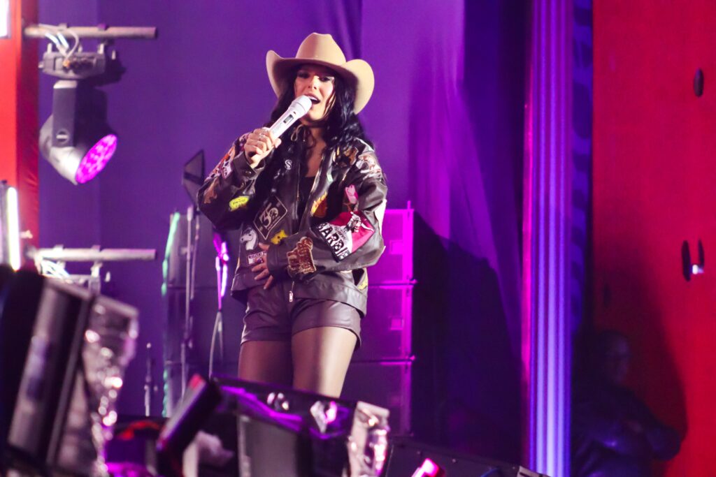 Show de Ana Castela é adiado por questões de saúde no litoral de SP