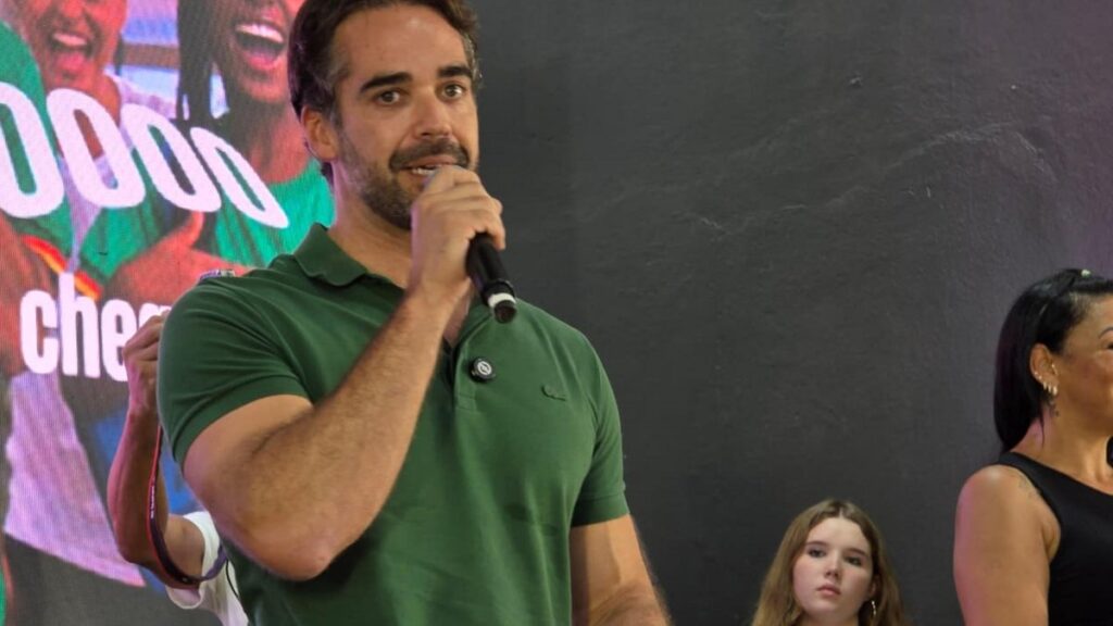 Eduardo Leite Aprecia Investimentos na Educação e Classifica Mudanças como 'Revolucionárias'