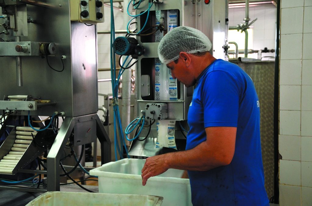 Produção de Leite no RN: Recorde de 1 Milhão de Litros Diários em 2025 Graças à Inovação Produção de Leite no RN: Recorde de 1 Milhão de Litros Diários em 2025 Graças à Inovação