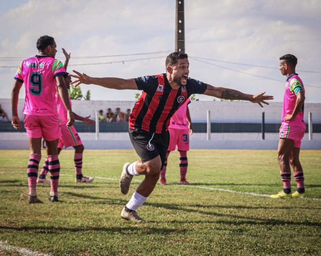 Santa Cruz de Natal e Laguna Empatam em Jogo Empolgante na Abertura da Sexta Rodada