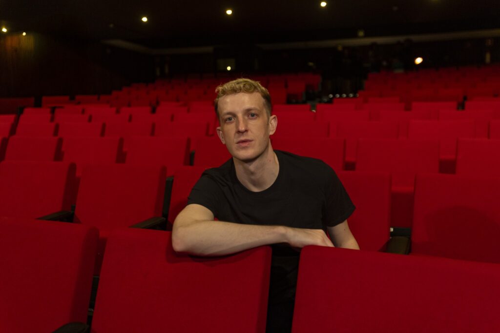 Édouard Louis Encanta no Rio e Valoriza a Cultura Brasileira: 'Um Encontro Inesquecível'