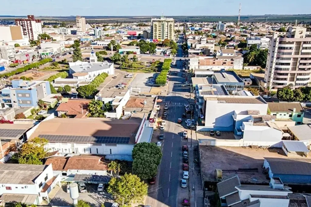 Luís Eduardo Magalhães: A Nova Potência do Agronegócio no Brasil Luís Eduardo Magalhães: A Nova Potência do Agronegócio no Brasil