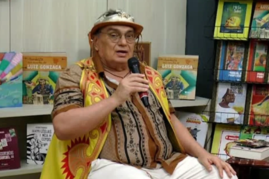 Morre Marcus Lucenna, ícone do forró e da poesia nordestina, no Rio de Janeiro