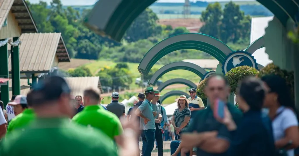 Podcast: Expodireto 2024 Discute Inovação e Desafios no Agronegócio Gaúcho Podcast: Expodireto 2024 Discute Inovação e Desafios no Agronegócio Gaúcho