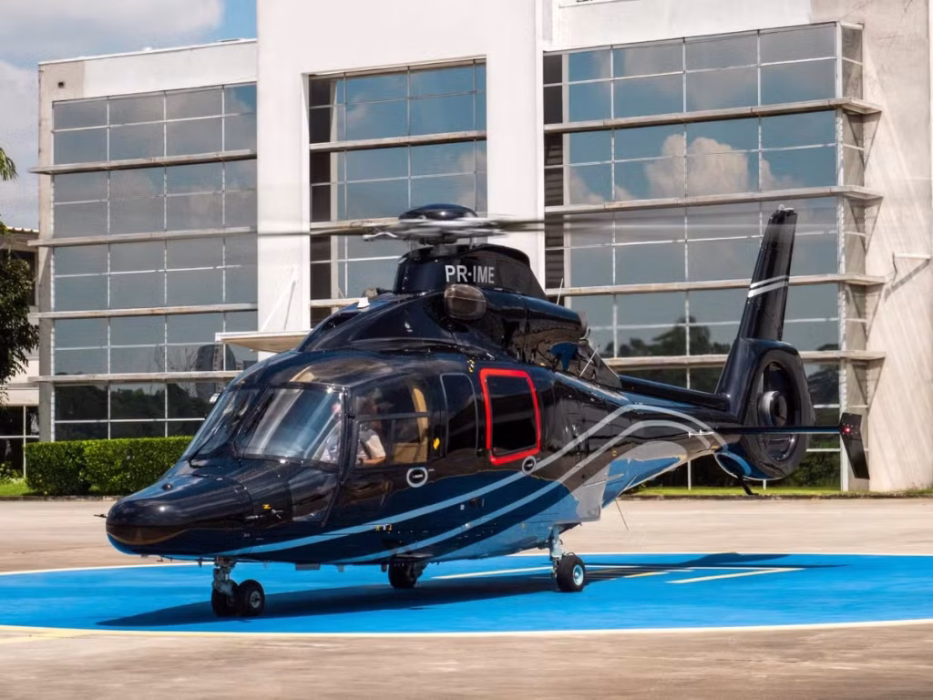 Reserva de Helicóptero de Vorcaro para Líderes Políticos Gera Polêmica