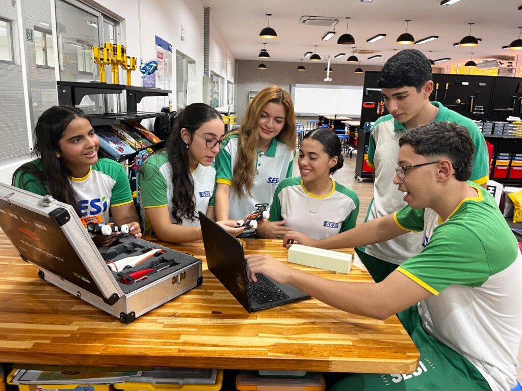 SESI-RN Parte para o Festival Nacional de Robótica em Busca da Vitória e Classificação para o Mundial SESI-RN Parte para o Festival Nacional de Robótica em Busca da Vitória e Classificação para o Mundia