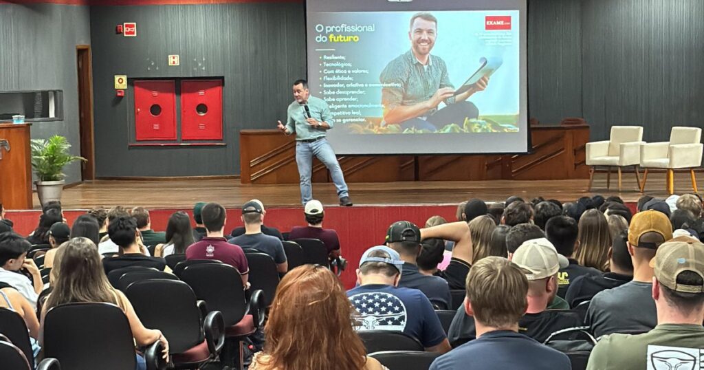 Tendências do Agronegócio: Aula Magna em Toledo Reúne Acadêmicos e Profissionais