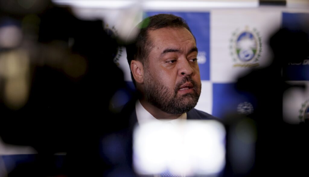 Últimos Acessos de Castro: Influência na Sucessão da Alerj e a Suspensão Judicial