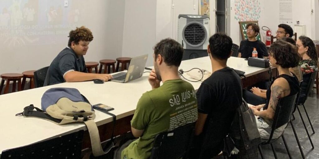 Agenda Cultural de Abril: Escola de Artes Visuais Promove Atividades Imperdíveis Agenda Cultural de Abril: Escola de Artes Visuais Promove Atividades Imperdíveis