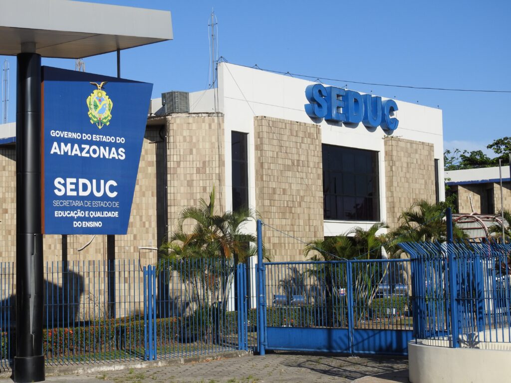 Atendimentos de Plano de Saúde de Professores do AM Suspensos por Falta de Repasses