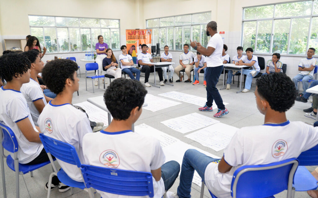 Centro de Educação José Figueiredo Barreto promove oficinas contra o machismo com Instituto Mapear