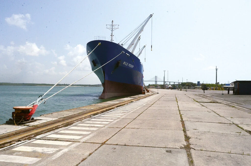 Fátima Bezerra Inaugura Lavanderia Coletiva em Mossoró e Avança em Ações Sociais Fátima Bezerra Inaugura Lavanderia Coletiva em Mossoró e Avança em Ações Sociais