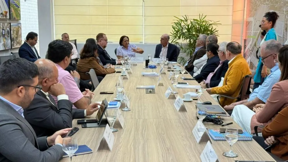 FIERN e Governo do RN: Parcerias para o Desenvolvimento e Educação Tecnológica FIERN e Governo do RN: Parcerias para o Desenvolvimento e Educação Tecnológica