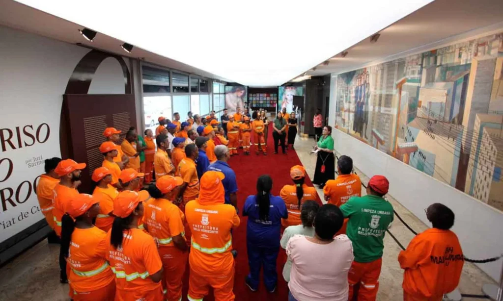 Garis Participam de Visita à Exposição de Renoir na Casa Fiat de Cultura em BH