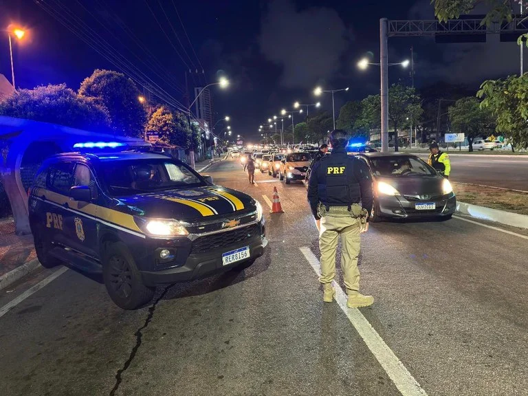 Tragédia na BR-304: Motociclista de 31 anos perde a vida em colisão com caminhão Tragédia na BR-304: Motociclista de 31 anos perde a vida em colisão com caminhão