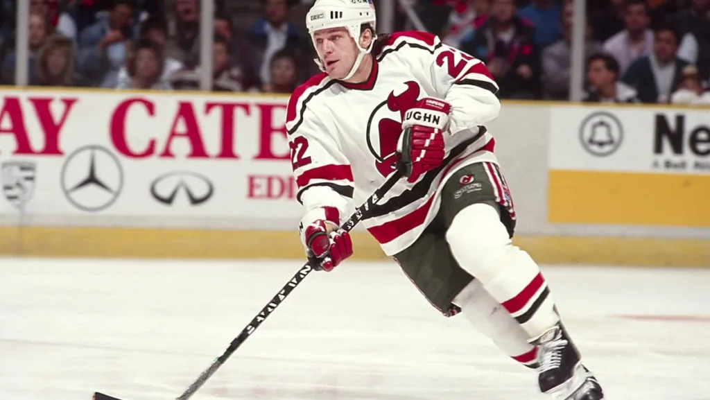 Claude Lemieux: Lenda da NHL e Campeão da Stanley Cup Morre aos 60 Anos Claude Lemieux: Lenda da NHL e Campeão da Stanley Cup Morre aos 60 Anos