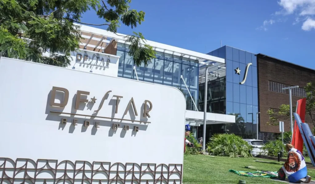 Bolsonaro se Recupera Bem Após Cirurgia no Ombro em Hospital de Brasília
