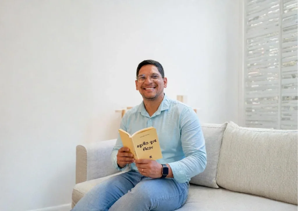Wender Gomes Lança Livro que Reflete Memória e Identidade | Uma Nova Perspectiva Literária