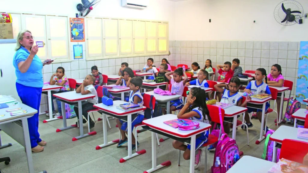 Prefeitura do Natal investe em tecnologia e valoriza professores com antecipação do 13º