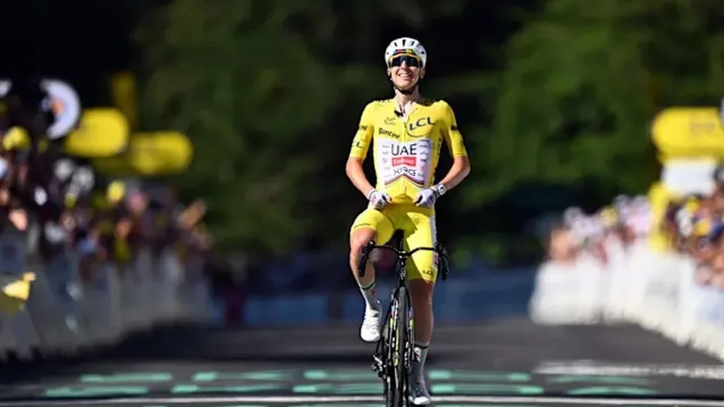 Tadej Pogacar domina Tour com ataque fulminante, segundo campeão do Giro