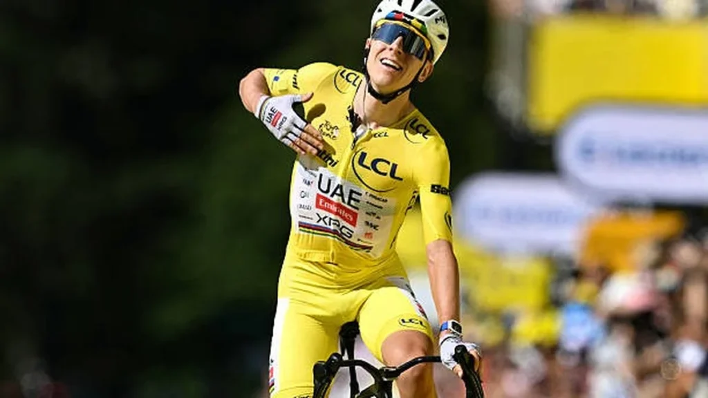 Tadej Pogačar ultrapassa Chris Froome e mira recordes históricos no Tour de France Tadej Pogačar ultrapassa Chris Froome e mira recordes históricos no Tour de France
