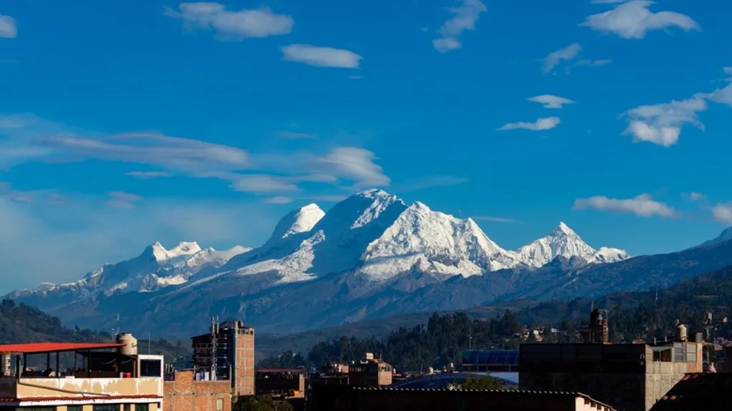 Por que Escalar o Huascarán Está se Tornando Cada Vez Mais Perigoso? Entenda os Riscos e Impactos